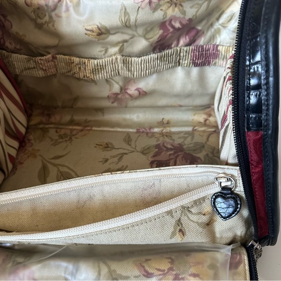 BRIGHTON RED BLACK HEART TRAVEL COSMETICS BAG - Picture 13 of 16